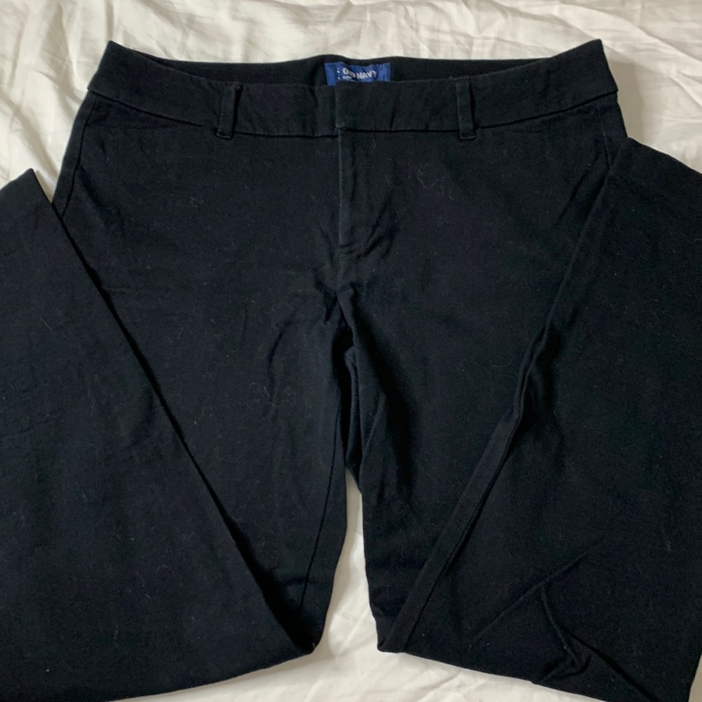 SZ 8 Black cropped pants. Old Navy